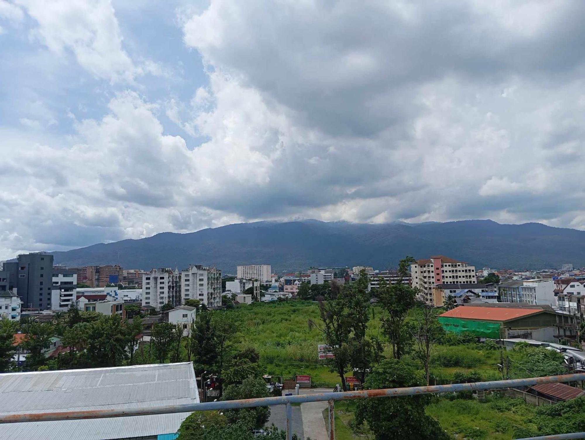 Lita Guesthouse Chiang Mai Dış mekan fotoğraf